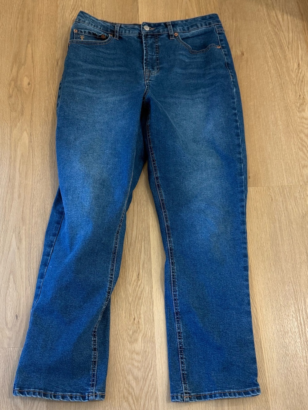 Frye Women’s Straight Leg Jeans Size 8/29 – Excellent Condition - Picture 2 of 5